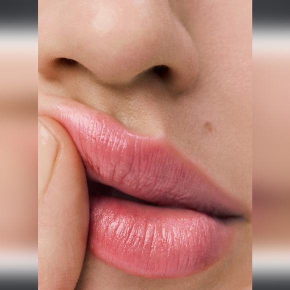 NIB $36 BeautyCounter Sheer Genius Conditioning Lipstick In Petal - Picture 4 of 4